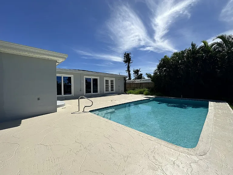 835 Conreid Dr NE — Photo 32
