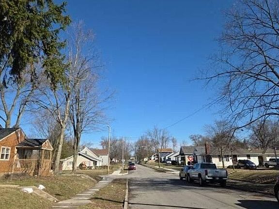 4th image of 3808 Avondale Dr