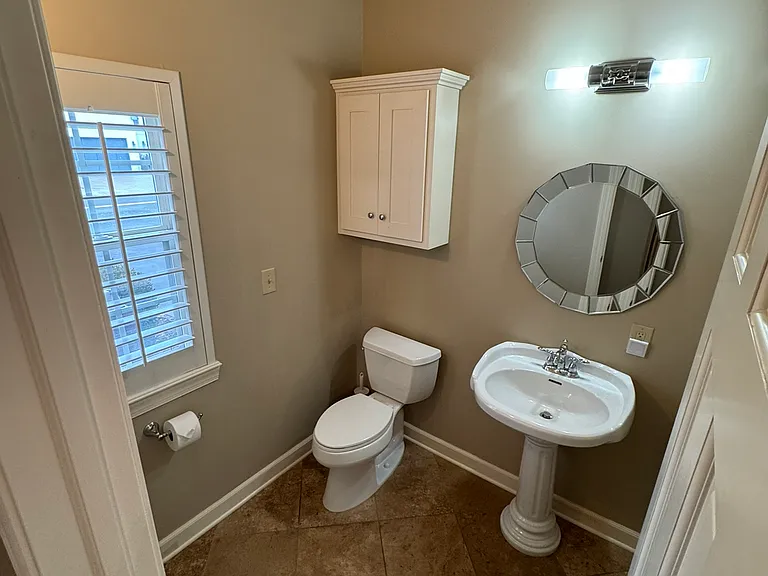 1/2 bath