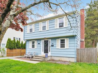 886 Mill Plain Rd, Fairfield, CT 06824