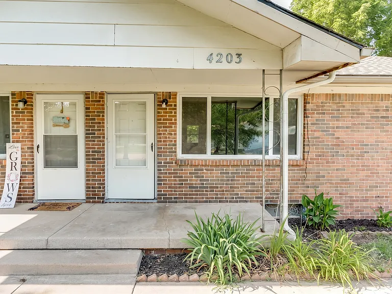 4203 W Pine St — Photo 3