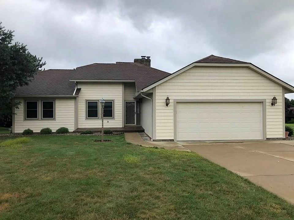 1st image of 1234 Applewood Ct