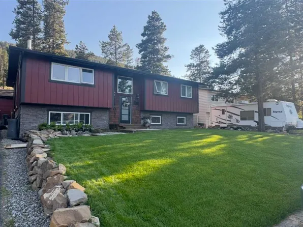 11814 N 17th Ave, Crowsnest Pass, AB T0K 0E0