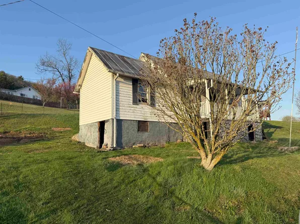 1023 Ramsey Mountain Rd, Max Meadows, VA 24360