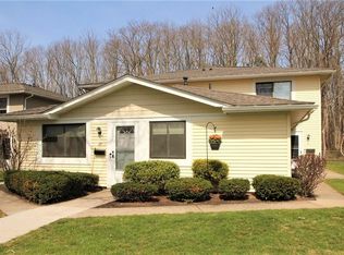71 Milrace Dr, East Rochester, NY 14445