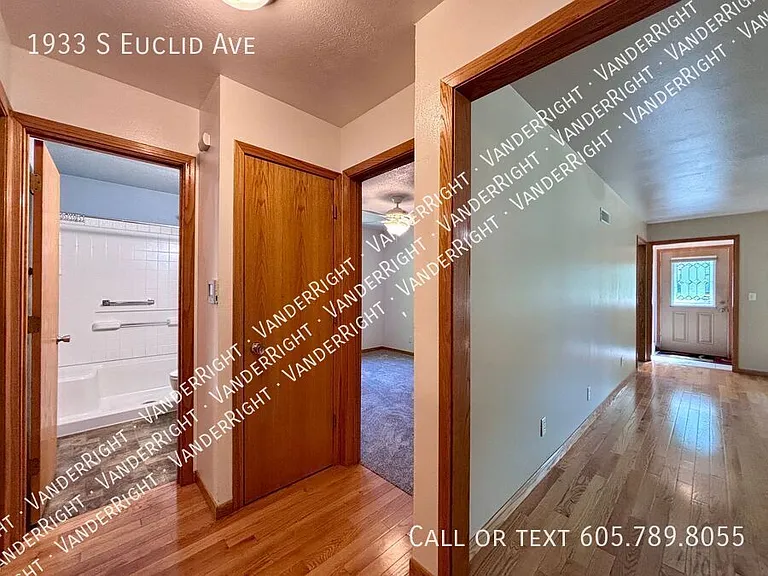 1933 S Euclid Ave — Photo 8