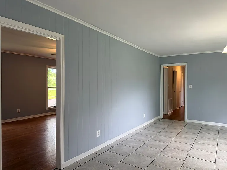920 Eisenhower Dr — Photo 9