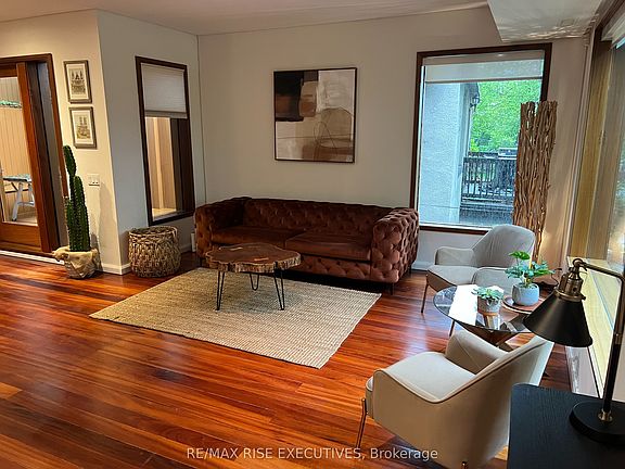 5th image of 32 Regal Rd