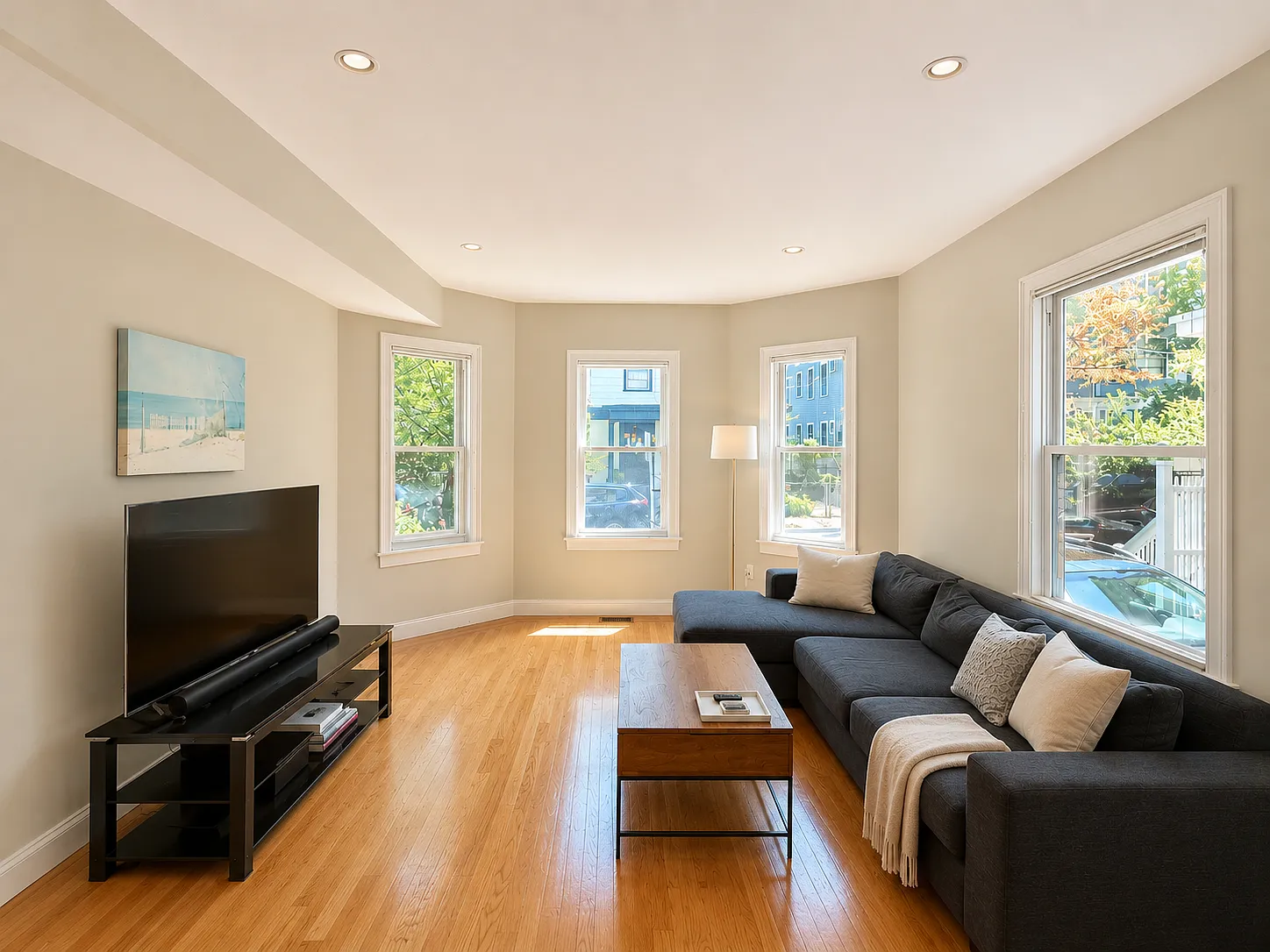 2 bed, 1040 sqft, $4,000 — Photo 1