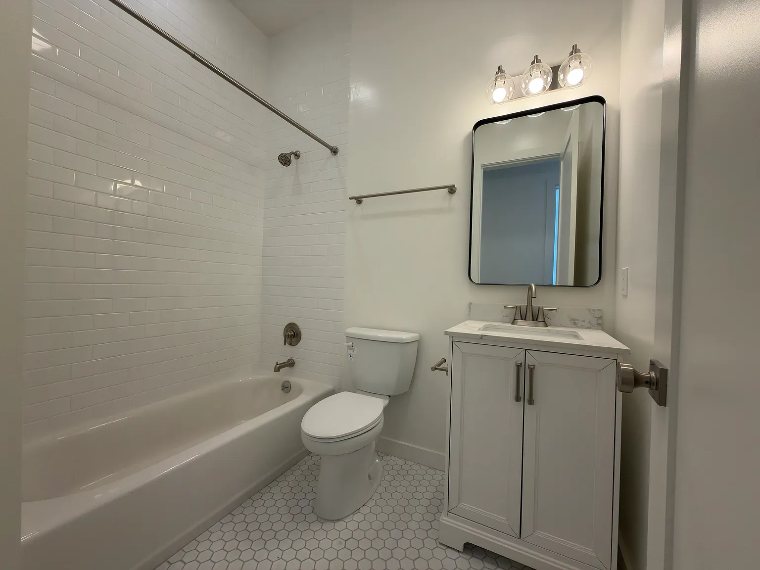 2 bed, $3,950 — Photo 3