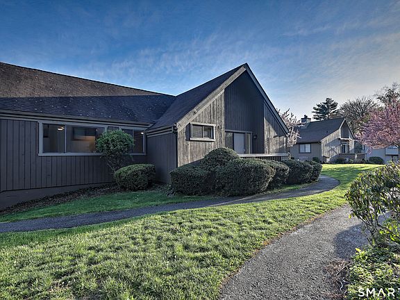 2nd image of 619 Erie Lane #B