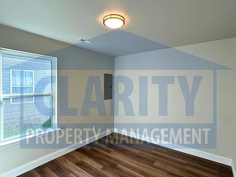 1594 Perry St SE — Photo 12