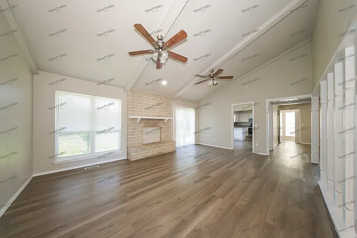 9109 Oak Cliff Dr — Photo 4