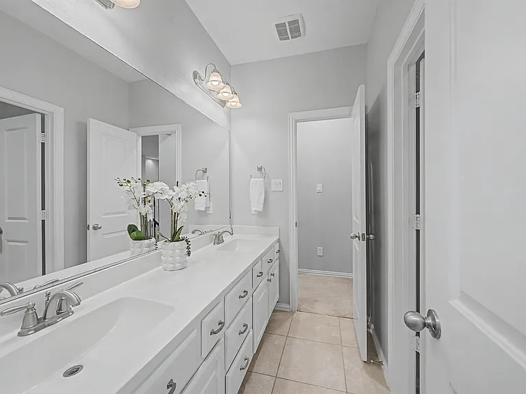 28298 Calaveras Lake Dr — Photo 40
