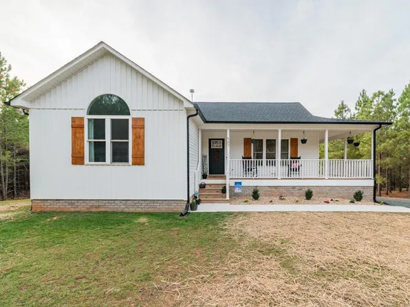 587 Ruckers Rd, Appomattox, VA 24522