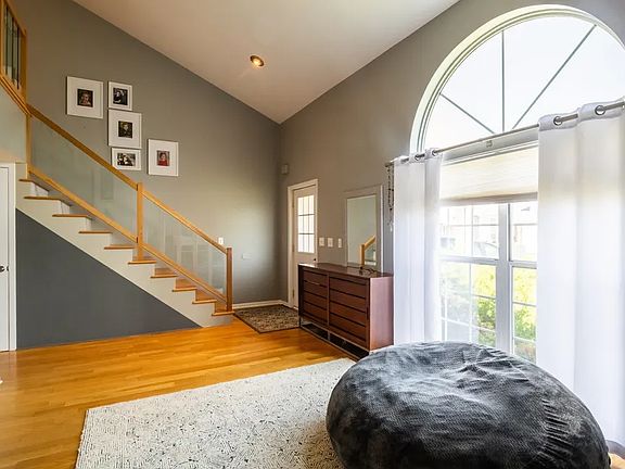 5th image of 1302 Trinity Dr