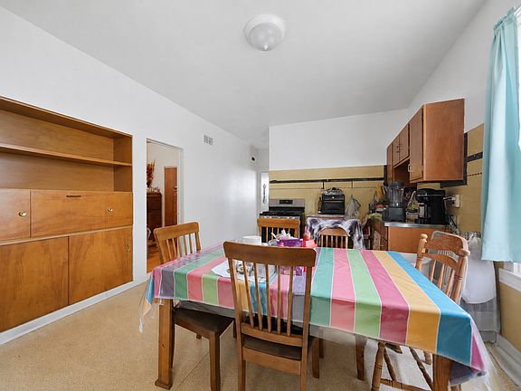 4th image of 2612 S 58th Ave