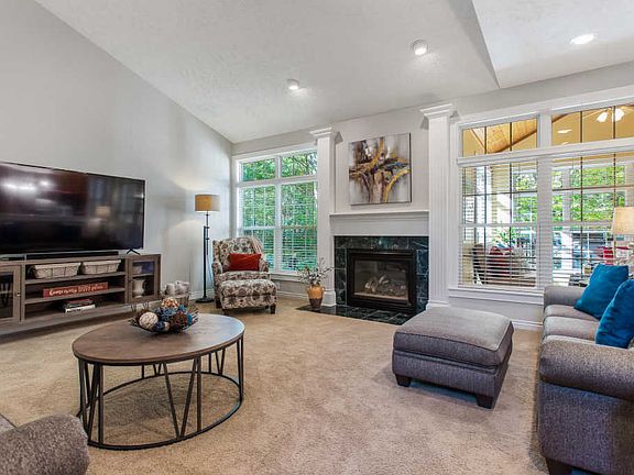5th image of 2991 Foxboro Ln