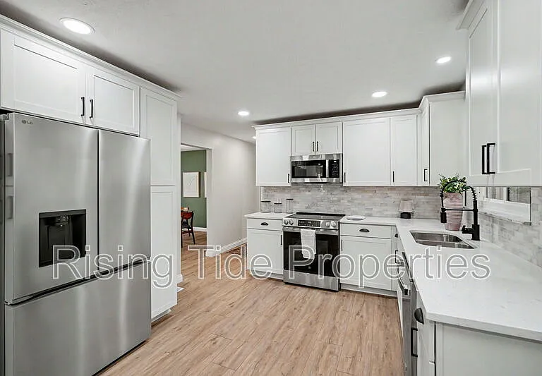 2569 Richmar Dr — Photo 1