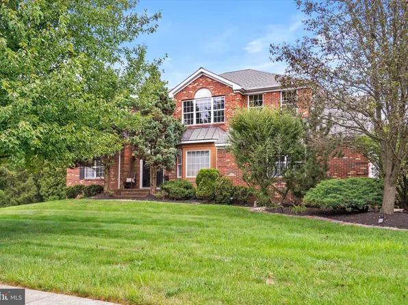 6 Saxony Ln, Robbinsville, NJ 08691