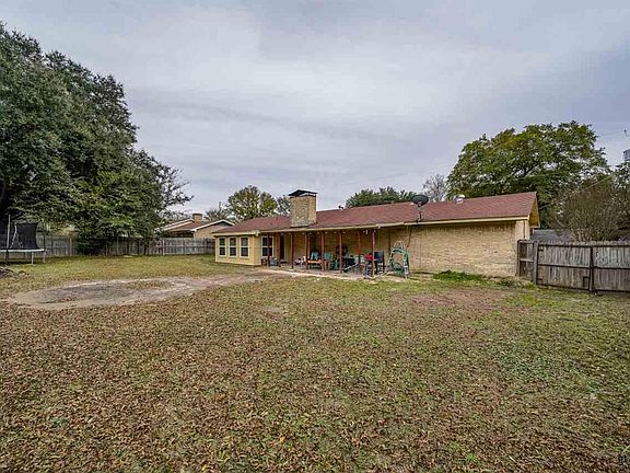 4th image of 283 Molly Ln