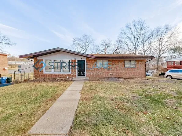 1740 Carolyn Park Dr, Saint Louis, MO 63130