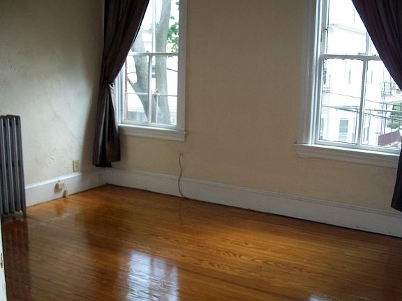 4th image of 11 Medway St APT 8