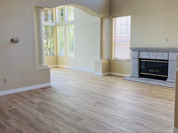 3rd image of 2020 Ashington Dr