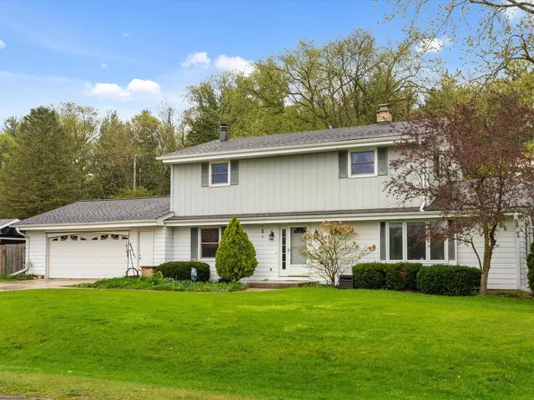 6822 Eastwood TRAIL, West Bend, WI 53090