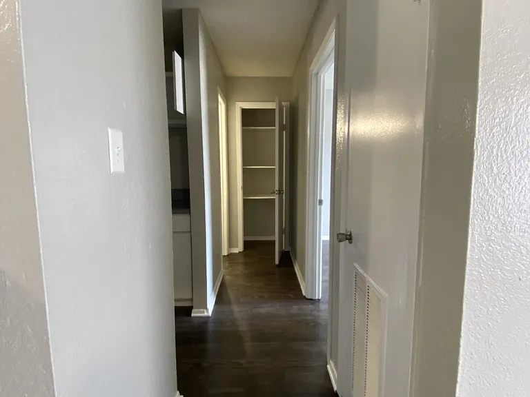 1709 W Schunior Rd #804 — Photo 2