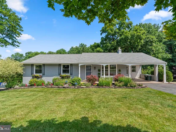 10106 Maplewood Dr, Ellicott City, MD 21042