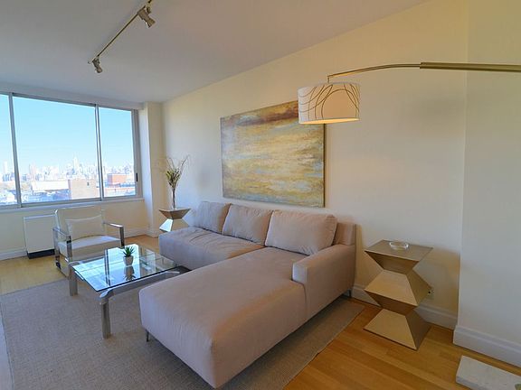 4th image of 101 W 79th St #15CD
