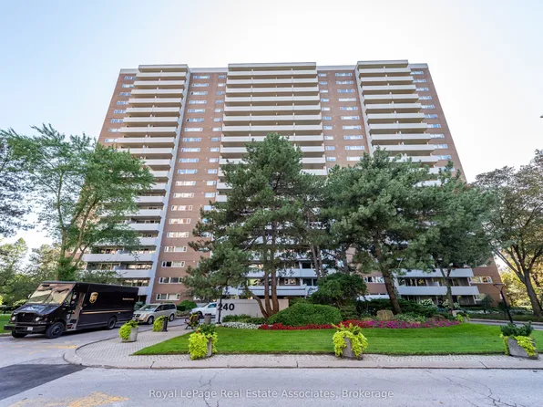 240 Scarlett Rd #1906, Toronto, ON M6N 4X4