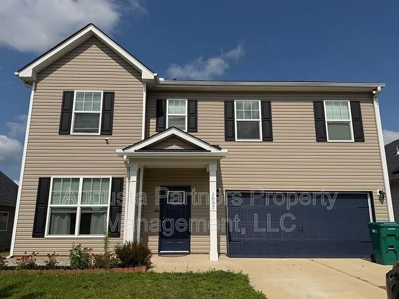4 bed, 2.5 bath, 2456 sqft, $2,500 — Photo 1