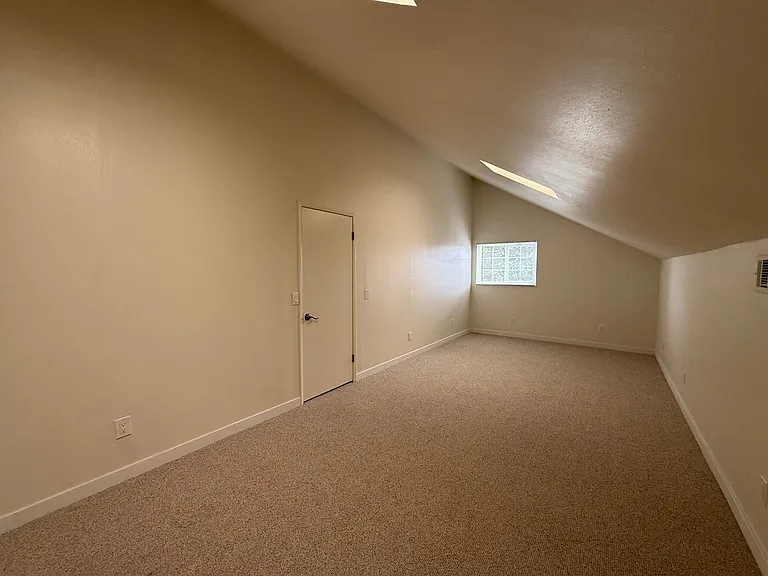 1422 Eagle Ct — Photo 42