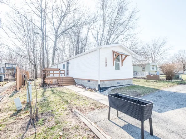 102 Rosewood Dr, Cicero, IN 46034