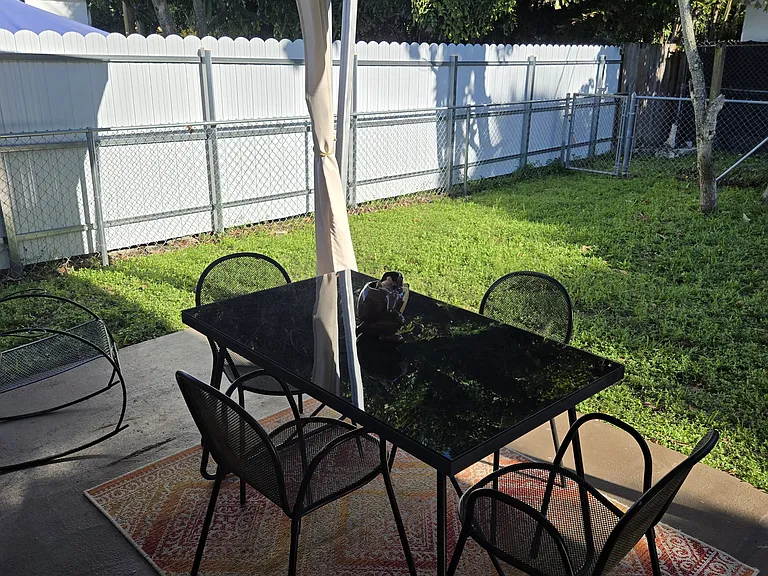 2252 SW 10th St #3 — Photo 9