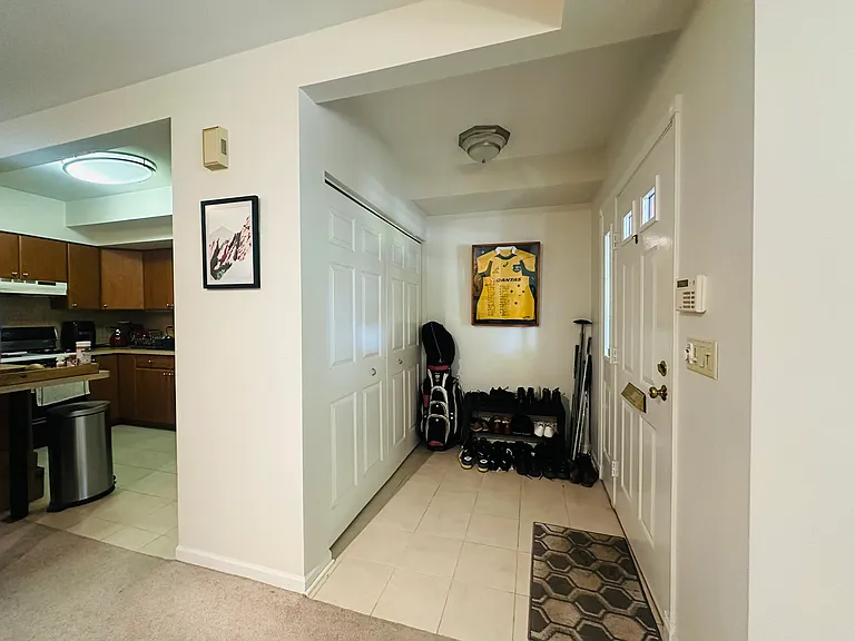 1252 W Nelson St #G — Photo 5