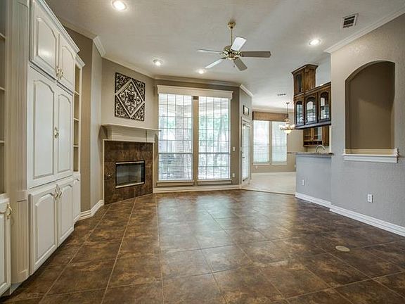 4th image of 611 Royal Ln