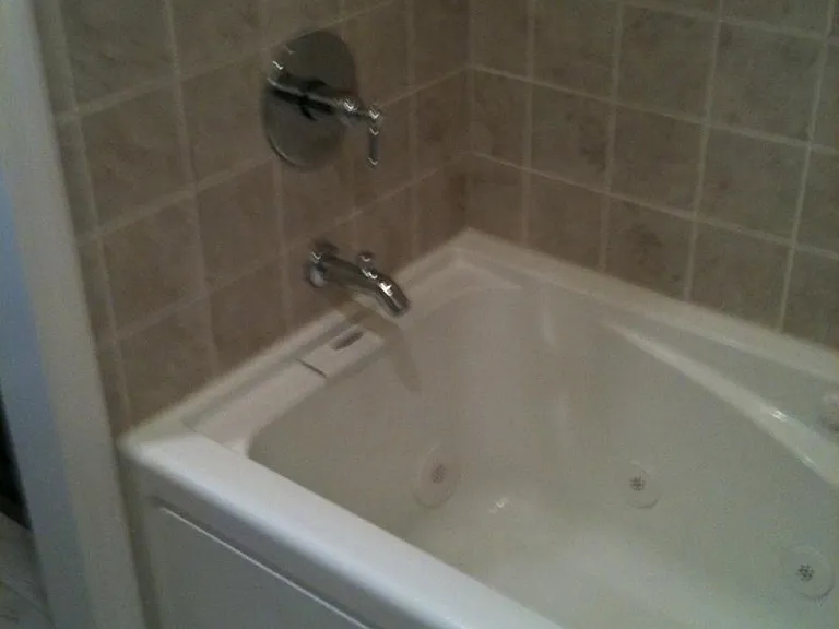 deep tub