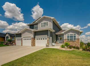 3601 Chisholm Pl, Bismarck, ND 58503