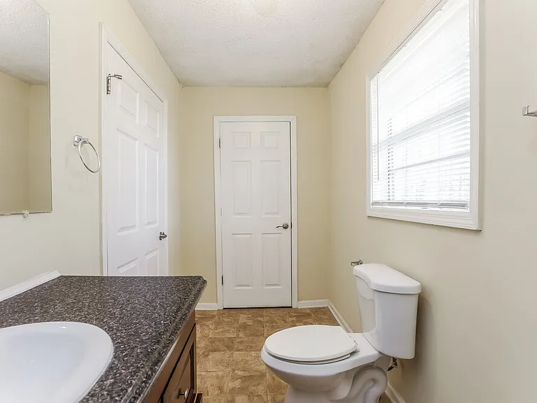 6570 Elsie St — Photo 12