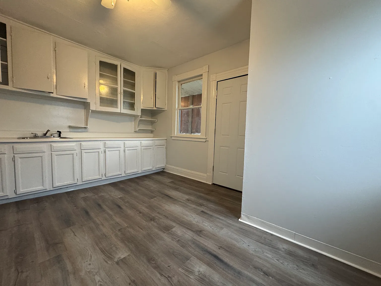 2 bed, 900 sqft, $1,145 — Photo 3