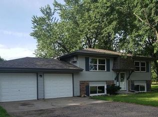 1773 17th St, Windom, MN 56101