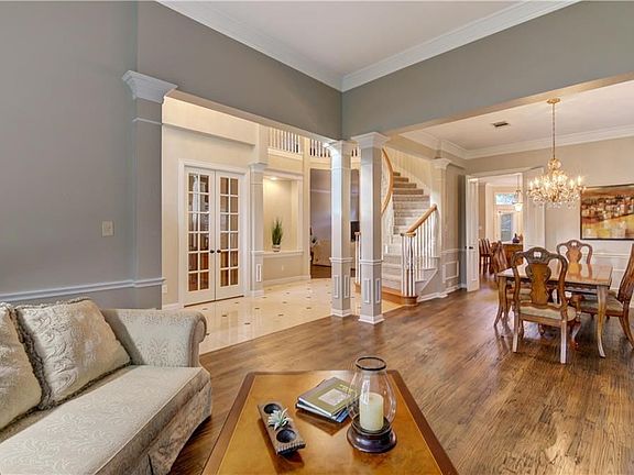 4th image of 1115 Highland Oaks Dr