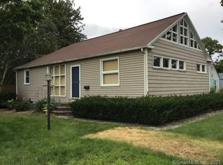 5 Maplewood Dr, Clinton, CT 06413