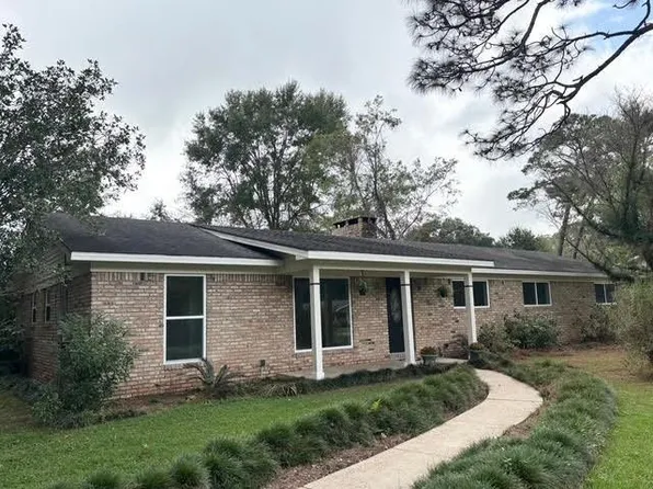 4219 Canal Dr, Mobile, AL 36619