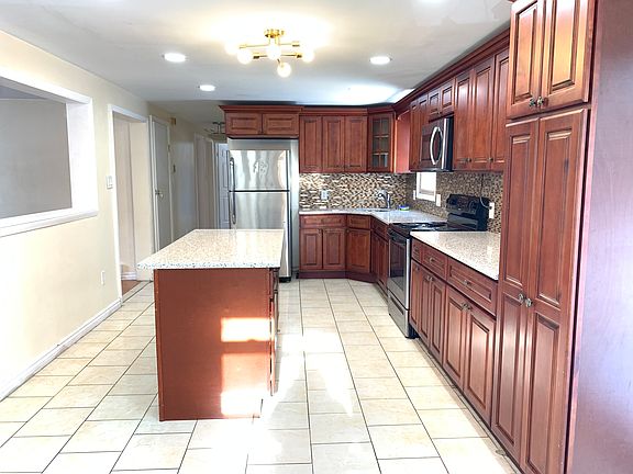 5th image of 4633 Burnside Dr