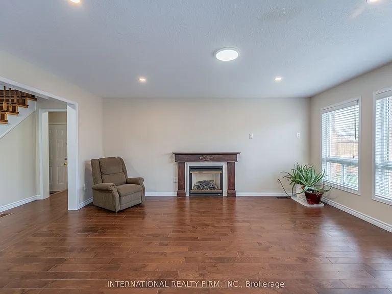 102 Hunter Way — Photo 11