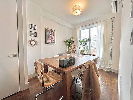 5th image of 311 Woodbine St #1B